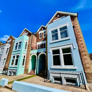  Apartment Sea Breeze - Coast